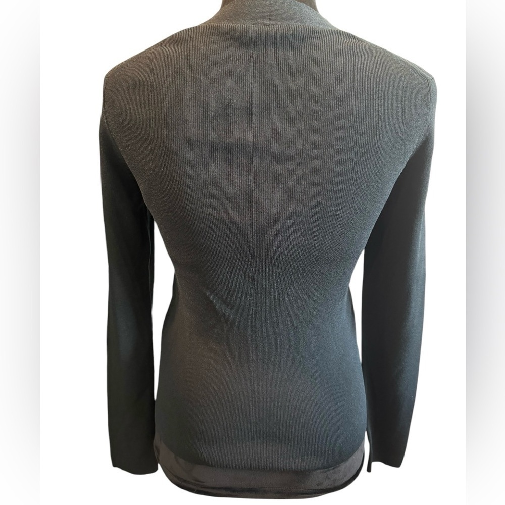 Ann Taylor Ribbed Long-Sleeves V-Neck Blouse, Small - Picture 4 of 8